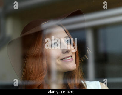 Berlin, Deutschland. 13. Januar 2016. EXKLUSIV - Model und Schauspielerin Barbara Meier posiert in Berlin, Deutschland, 13. Januar 2016. Foto: JENS KALAENE/Dpa/Alamy Live News Stockfoto