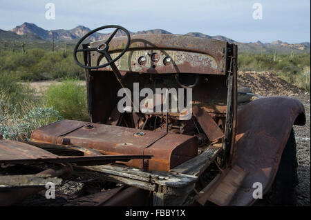 Alte verlassene LKW in der Wüste von Arizona Stockfoto