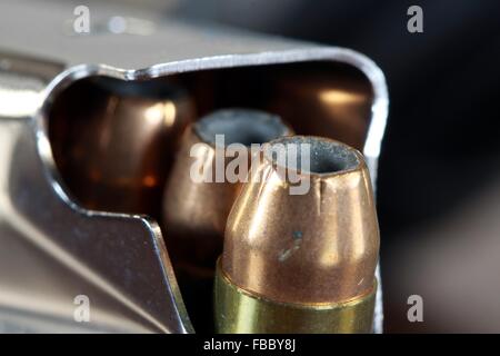 Kugeln mit Pistole Clip - Gun Rechtekonzept Stockfoto