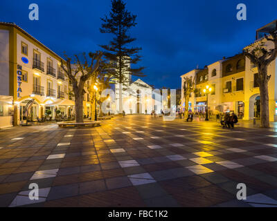 Plaza Balcon de Europa bei Nacht, Nerja, Costa Del Sol, Spanien Stockfoto