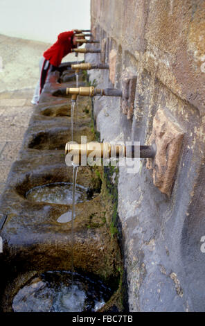 Brunnen von acht Rohren (8 Caños). Ronda. Provinz Málaga, Spanien Stockfoto