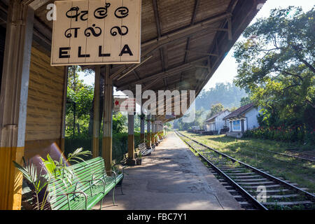Ella train Station Plattform, Southern Highlands, SriLanka Stockfoto