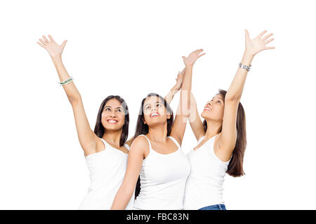 3 indische schöne junge Womans Freunde feiern Stockfoto