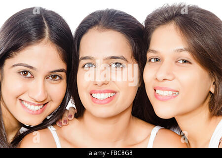 3 indische schöne junge Womans Freunde Stockfoto