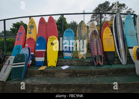 Die Surfszene in Big-Wave-Beach in Shek O, Hong Kong Stockfoto