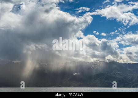 Sturm über den Genfer See in der Schweiz Stockfoto