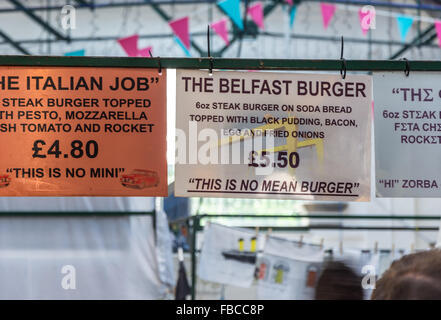 Belfast-Burger zu verkaufen melden Sie in St. George's Market in Belfast Stadtzentrum Stockfoto