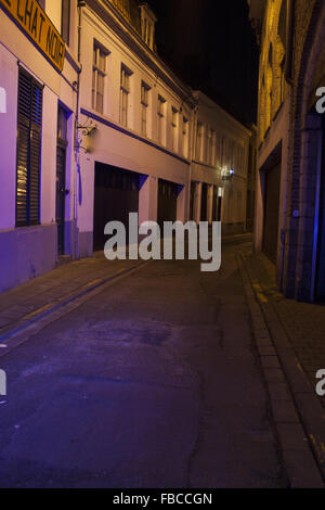 ein dunkel und unheimlich Gasse in der Stadt Stockfoto