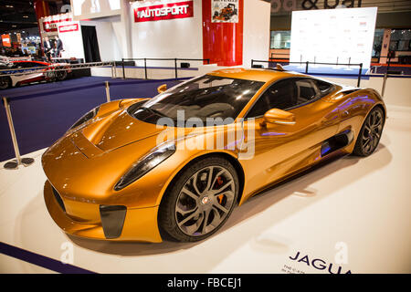 Birmingham, Vereinigtes Königreich. 14. Januar 2016. Jaguar C - X 75 aus dem James Bond Film Spectre Credit: Steven Reh/Alamy Live News Stockfoto