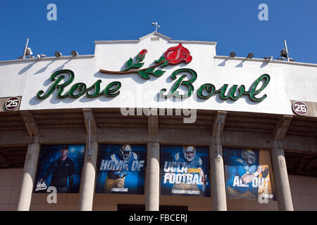 Überblick über die wichtigsten Eingangstore zum Rose Bowl vor dem Spiel zwischen den UCLA Bruins und die Virginia Cavaliers auf Stockfoto