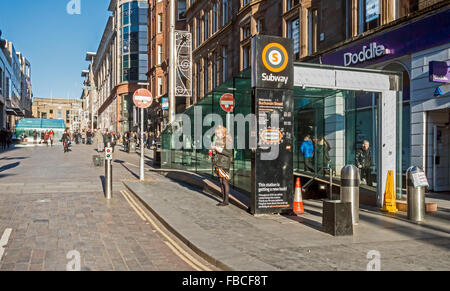 Glas-Eingänge zu Glasgow U-Bahn in Buchanan Street Glasgow Schottland Stockfoto
