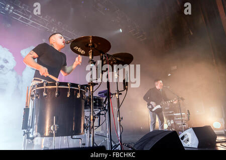 London, UK, 14. Januar 2016. Sklaven Live Performance bei o2 Kentish Town Forum. © Robert Stainforth/Alamy Stockfoto