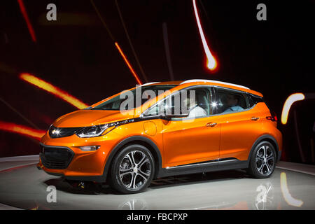 Detroit, Michigan - der Chevrolet Bolzen Elektroauto auf dem Display auf der North American International Auto Show. Stockfoto