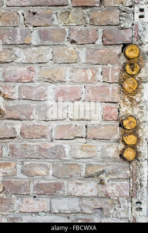 Teil des beschädigten weiße Wand Stockfoto