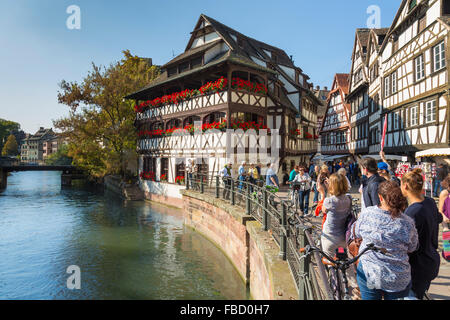 Quai des Moulins und Fluss Ill, Straßburg, Petite-Frankreich, Département Bas-Rhin, Elsass, Frankreich Stockfoto