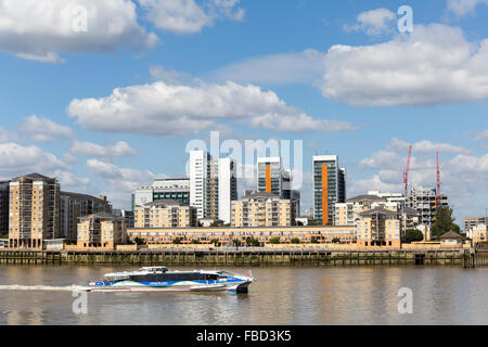 Neubauten auf der Isle of Dogs, London, Vereinigtes Königreich Stockfoto