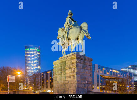 Reiterstandbild von Kaiser Wilhelm i., LVR-Turm, Köln Stockfoto