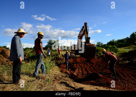 Sambia Chiawa chinesischen Baufirma baut neue Straßen- und Brückenbau über Kafue river Stockfoto