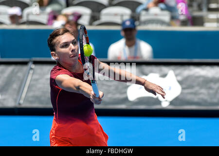 Sydney, Australien. 15. Januar 2016. Simona Halep (ROU) in Aktion gegen Svetlana Kuznetsova (RUS) während ihrer Damen Halbfinale am 6. Tag bei Apia International Sydney. Bildnachweis: Action Plus Sport Bilder/Alamy Live News Stockfoto