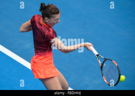 Sydney, Australien. 15. Januar 2016. Simona Halep (ROU) in Aktion gegen Svetlana Kuznetsova (RUS) während ihrer Damen Halbfinale am 6. Tag bei Apia International Sydney. Bildnachweis: Action Plus Sport Bilder/Alamy Live News Stockfoto