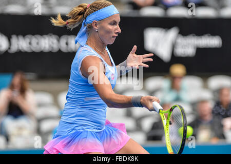 Sydney, Australien. 15. Januar 2016. Svetlana Kuznetsova (RUS) in Aktion gegen Simona Halep (ROU) während ihrer Damen Halbfinale am 6. Tag bei Apia International Sydney. Bildnachweis: Action Plus Sport Bilder/Alamy Live News Stockfoto