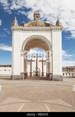 Basilika der Muttergottes von Copacabana in der kleinen touristischen Stadt entlang dem Titicaca-See in Copacabana, Bolivien Stockfoto