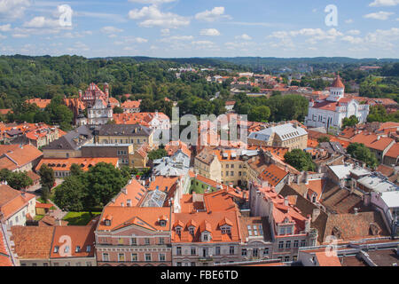 Übersicht der Pilies Gatve, orthodoxe Kirche der Heiligen Muttergottes und Uzupis Bezirk, Vilnius, Litauen Stockfoto