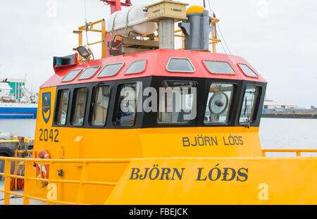 Island Hofn Dorf Angeln Bootfahren bunte Schiff Abstrracts im Yachthafen port Stockfoto