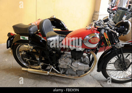 Arcore - Ausstellung von historischen Modellen von den Werksmaschinen Gilera. Einige gehen direkt an des Museums Gilera.500 Saturn Beiwagen Stockfoto