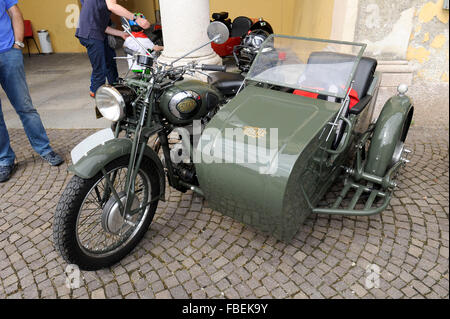 Arcore - Ausstellung von historischen Modellen von den Werksmaschinen Gilera. Einige gehen direkt an des Museums Gilera.500 Saturn Beiwagen Stockfoto