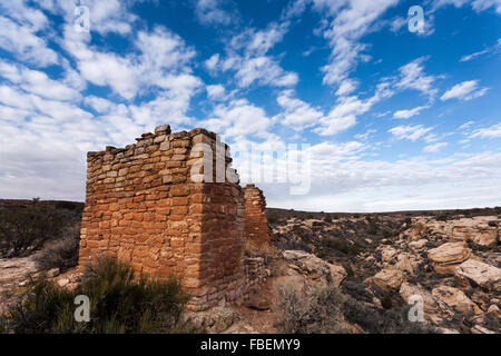 Die Twin Tower Ruinen übersehen kleine Ruine Canyon in Hovenweep National Monument in Utah. Stockfoto