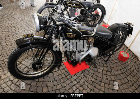 Italien, Lombardei, Arcore - Ausstellung von historischen Modellen von den Werksmaschinen Gilera. Modell Gran Sport 1930 Stockfoto