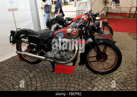 Arcore - Ausstellung von historischen Modellen von den Werksmaschinen Gilera. Modell 500 VTE (4 Schrauben) Stockfoto