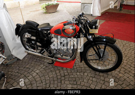 Italien, Lombardei, Arcore - Ausstellung von historischen Modellen von den Werksmaschinen Gilera. Saturn-Modell 500 Sport 1952 Stockfoto