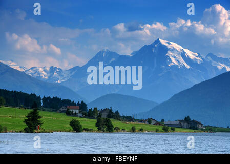 Schöne Aussicht auf den See Muta (Haidersee) und Ortler Gipfel, befindet sich nahe dem Dorf St. Valentin, Alpen, Italien, Europa. Stockfoto