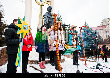 Ukraine. Lemberg - 14. Januar 2016: Weihnachten Krippe Szene Parade der Kinder am Wintertag. Stockfoto