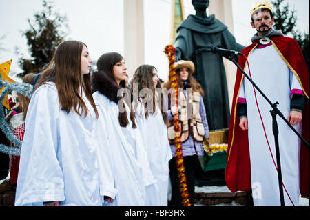 Ukraine. Lemberg - 14. Januar 2016: Weihnachten Krippe Szene Parade der Kinder am Wintertag. Stockfoto