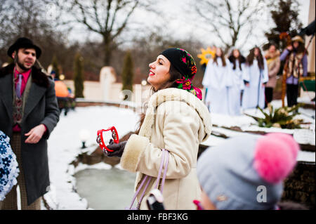 Ukraine. Lemberg - 14. Januar 2016: Weihnachten Krippe Szene Parade der Kinder am Wintertag. Stockfoto