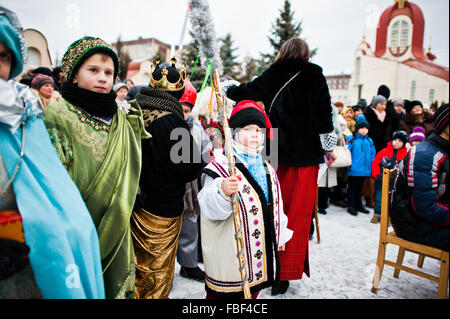 Ukraine. Lemberg - 14. Januar 2016: Weihnachten Krippe Szene Parade der Kinder am Wintertag. Stockfoto