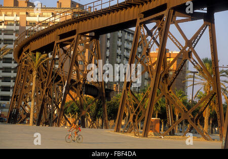 Die "Kabel-Ingles", eine Metallbrücke für das Laden von Mineralien auf Schiffen. Beginn der obig. Almería. Andalucia. Spanien. Stockfoto