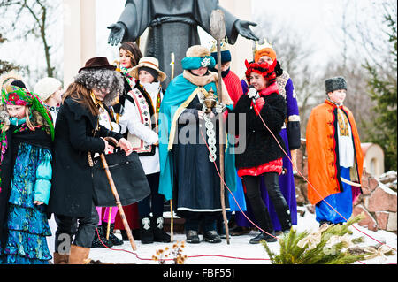 Ukraine. Lemberg - 14. Januar 2016: Weihnachten Krippe Szene Parade der Kinder am Wintertag. Stockfoto