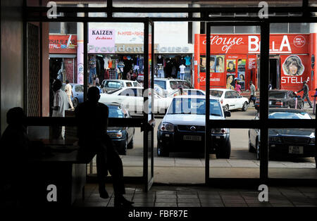 Sambia Copperbelt Stadt Kitwe, Einkaufsstraße in der Innenstadt von Stockfoto