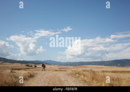 13.09.14 Pilger zu Fuß Camino de Santiago in der Nähe von Santo Domingo De La Calzada, La Rioja, Spanien Stockfoto