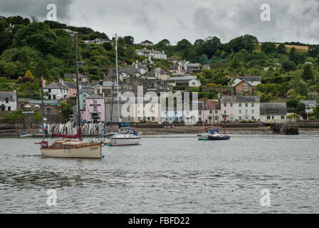 Ein Blick über den Fluss Dart in Richtung Dittisham in der Nähe von Dartmouth, Devon, England, UK Stockfoto