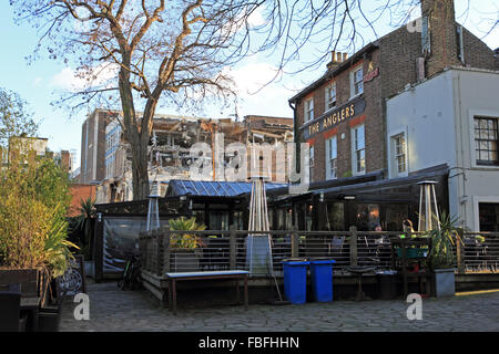 Teddington, London, UK. 15. Januar 2016. Teddington Studios früher von den Pinewood Studios Group war berühmt für die Verfilmung von vielen legendären britischen TV-Shows. Die Website wurde an Hayward Entwickler verkauft und die Studios sind dabei abgerissen. Der Standort an der Themse, neben dem Angler-Pub und in der Nähe von Teddington Wehr und Schleuse wird als Teddington Riverside bekannt. Es soll saniert werden, um zu stellen, 219 neue Wohnhäuser, öffentliche Gärten am Flussufer und eine Promenade zu bauen. Bildnachweis: Julia Gavin UK/Alamy Live-Nachrichten Stockfoto