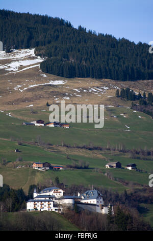 Mittersill-Palast, befindet sich im Bezirk Pinzgau, Österreich, Foto im Frühling. Stockfoto