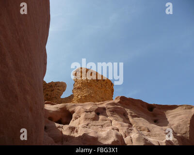 Schöne Sandsteinfelsen von Red Canyon in den Bergen des südlichen Eilat, Israel Stockfoto