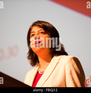 London, UK. 16. Januar 2016. Seema Malhotra MP Stuhl Fabier MP für Feltham und Heston befasst sich mit Fabian Neujahr Konferenz Credit: Prixpics/Alamy Live News Stockfoto