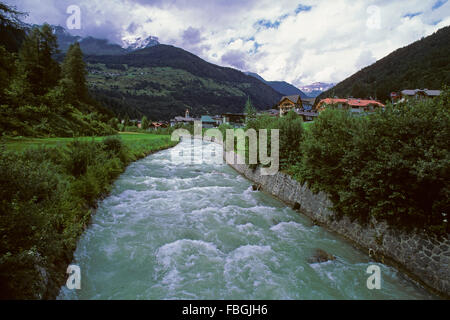 Noce Bach bei Cogolo im Pejo Tal, Sole Tal, Nationalpark Stilfser Joch, Trient, Trentino-Südtirol, Italien Stockfoto