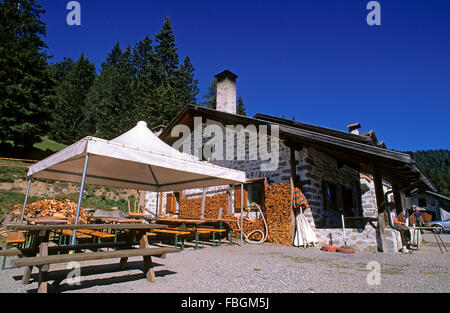 Alphütte Folgarida di Dimaro, Sulztal, Adamello Brenta Naturpark, Trentino, Italien Stockfoto